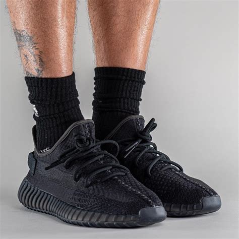 yeezy boost 350 onyx